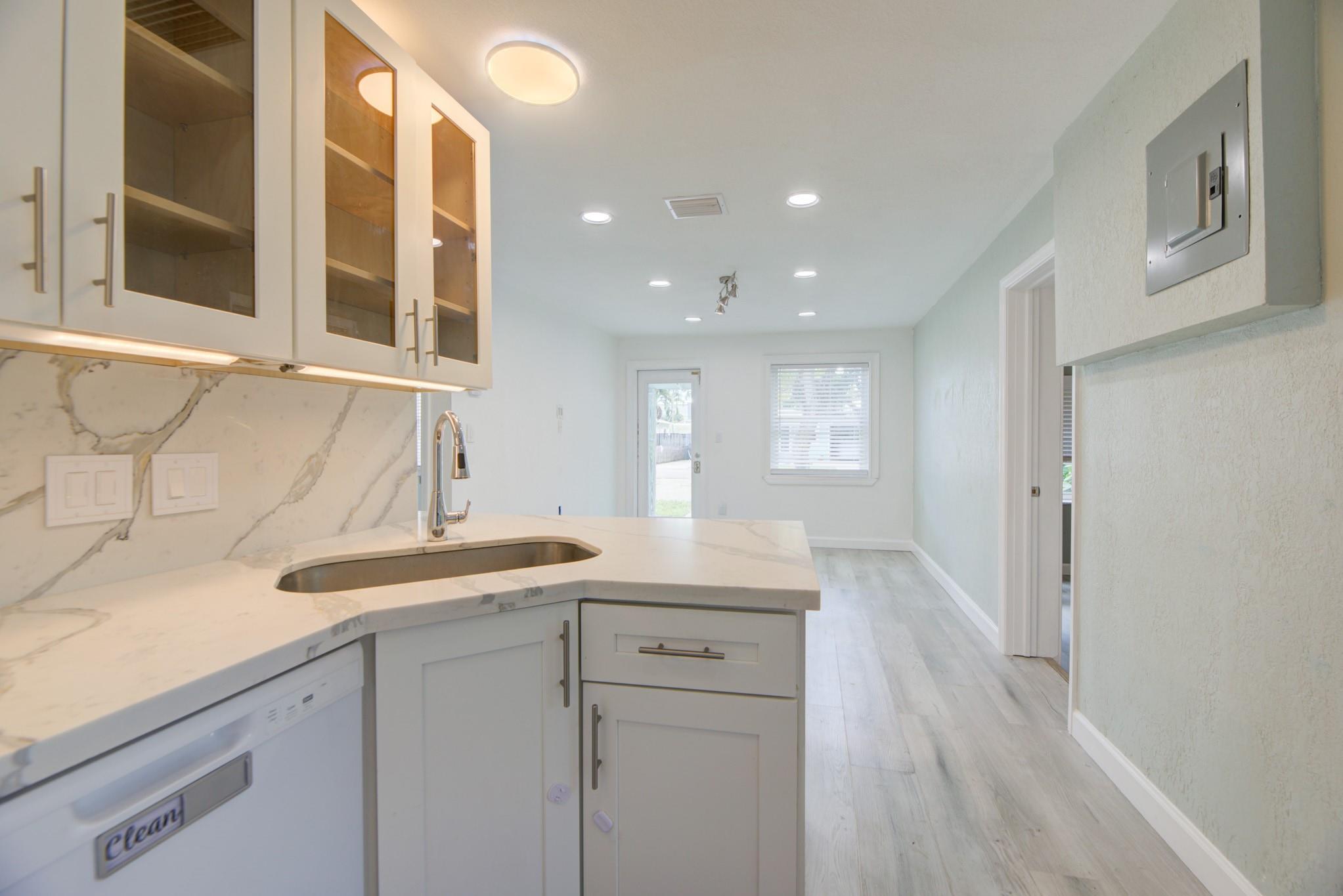 WHITE ACRES - Residential Lease