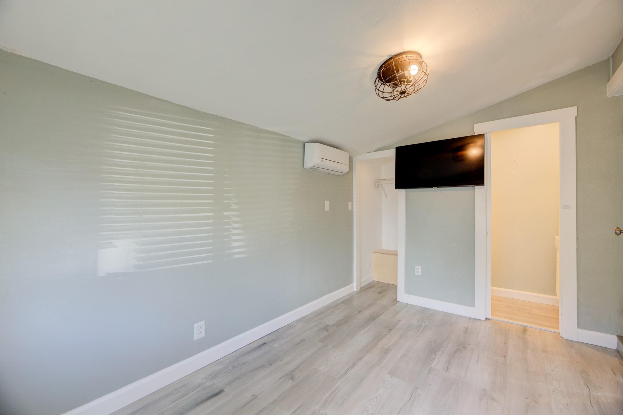 WHITE ACRES - Residential Lease