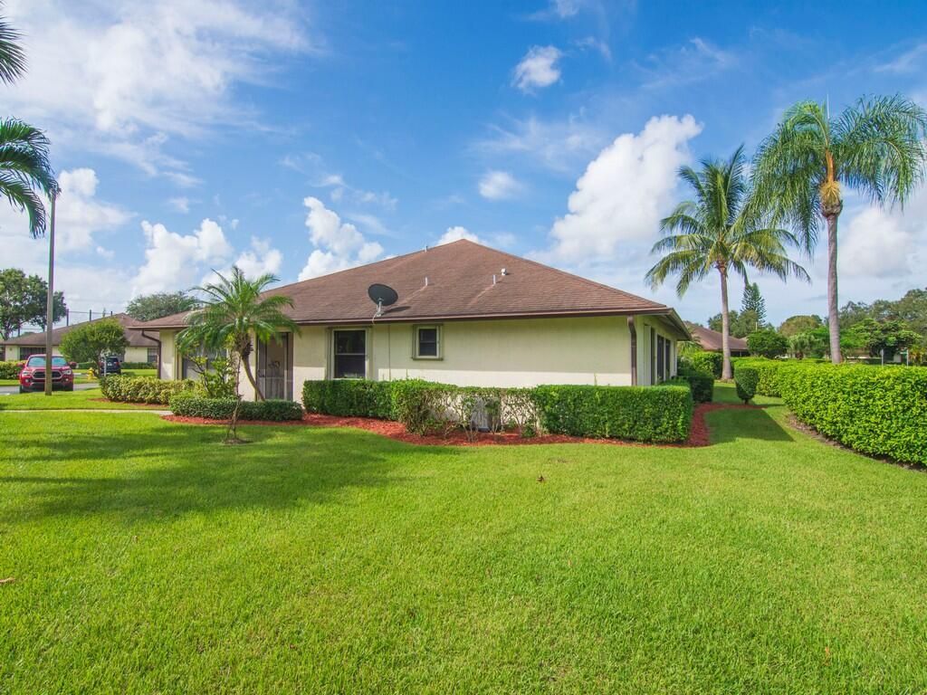 Photo of 1607 Laurel Leaf Lane, Fort Pierce, FL 34950 (MLS # R10921488)