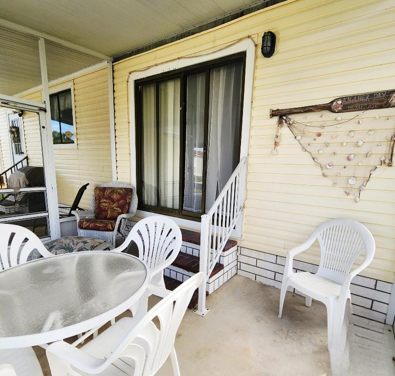 Tropical Isles - Residential