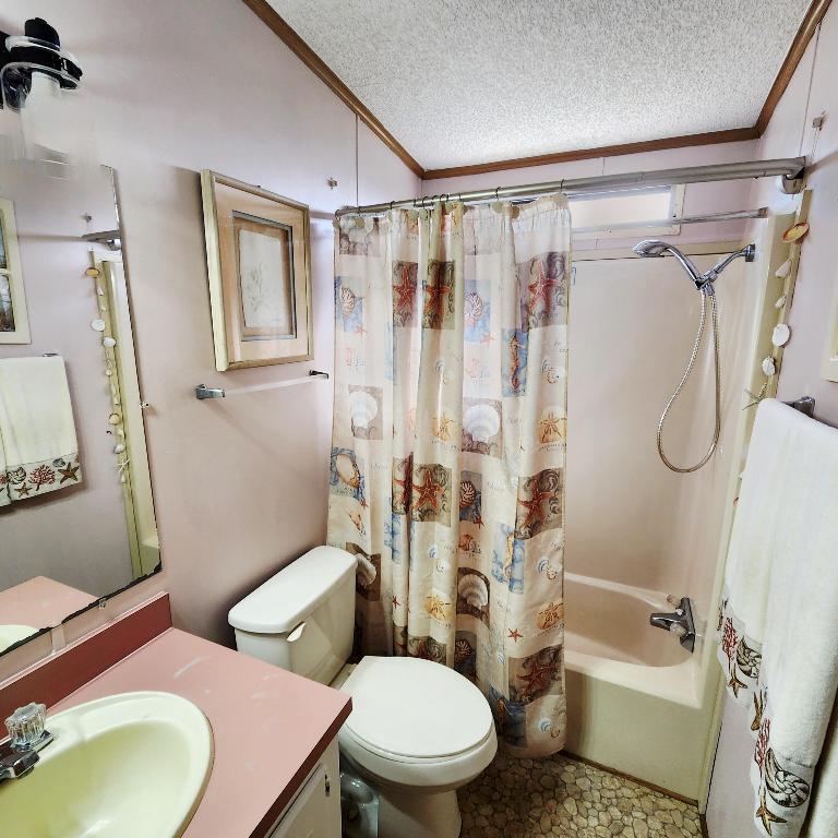 Tropical Isles - Residential