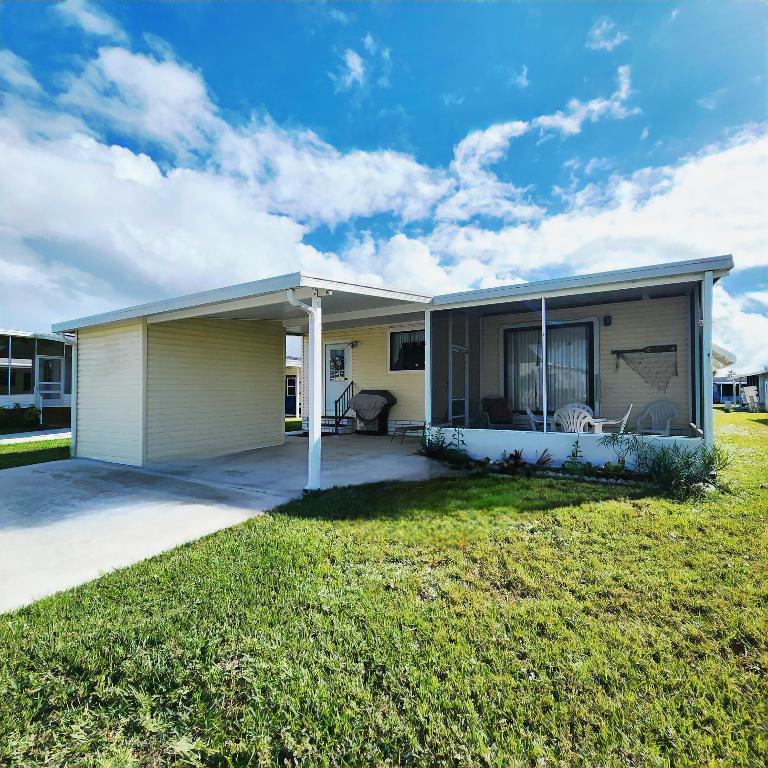 Tropical Isles - Residential