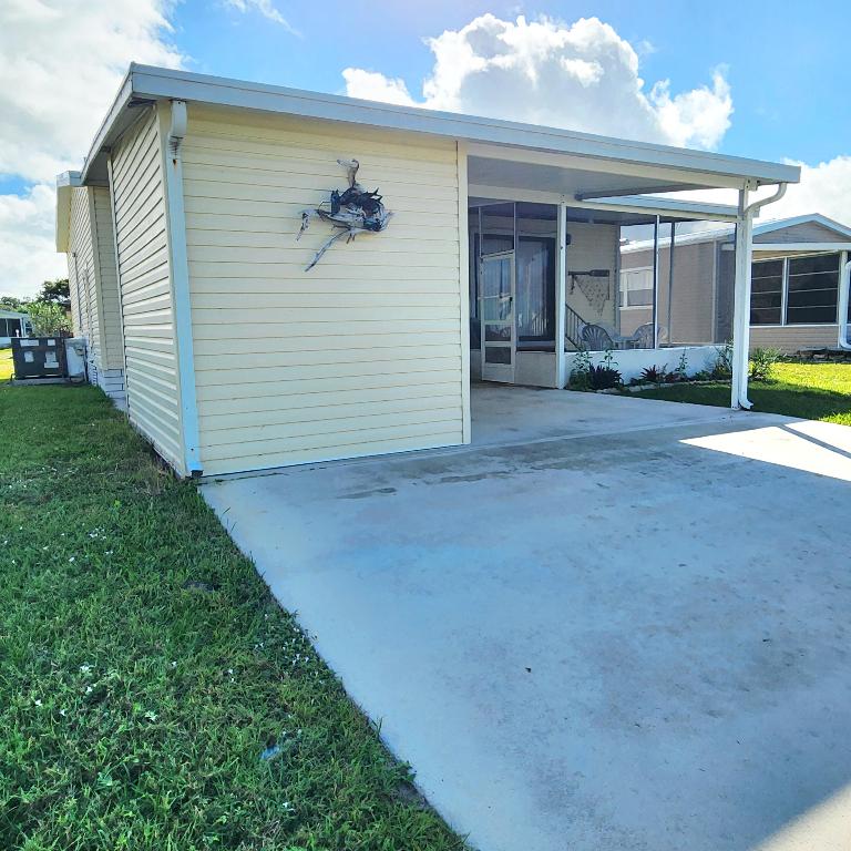 Tropical Isles - Residential