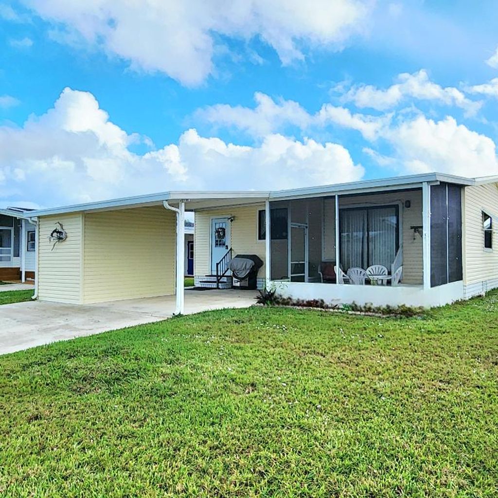 Photo of 526 Hemingway Terrace #F-02, Fort Pierce, FL 34982 (MLS # R11144571)