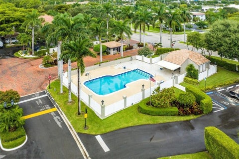 Tiny photo for 50 PELICAN POINTE Drive #2050, Delray Beach, FL 33483 (MLS # B26062258)