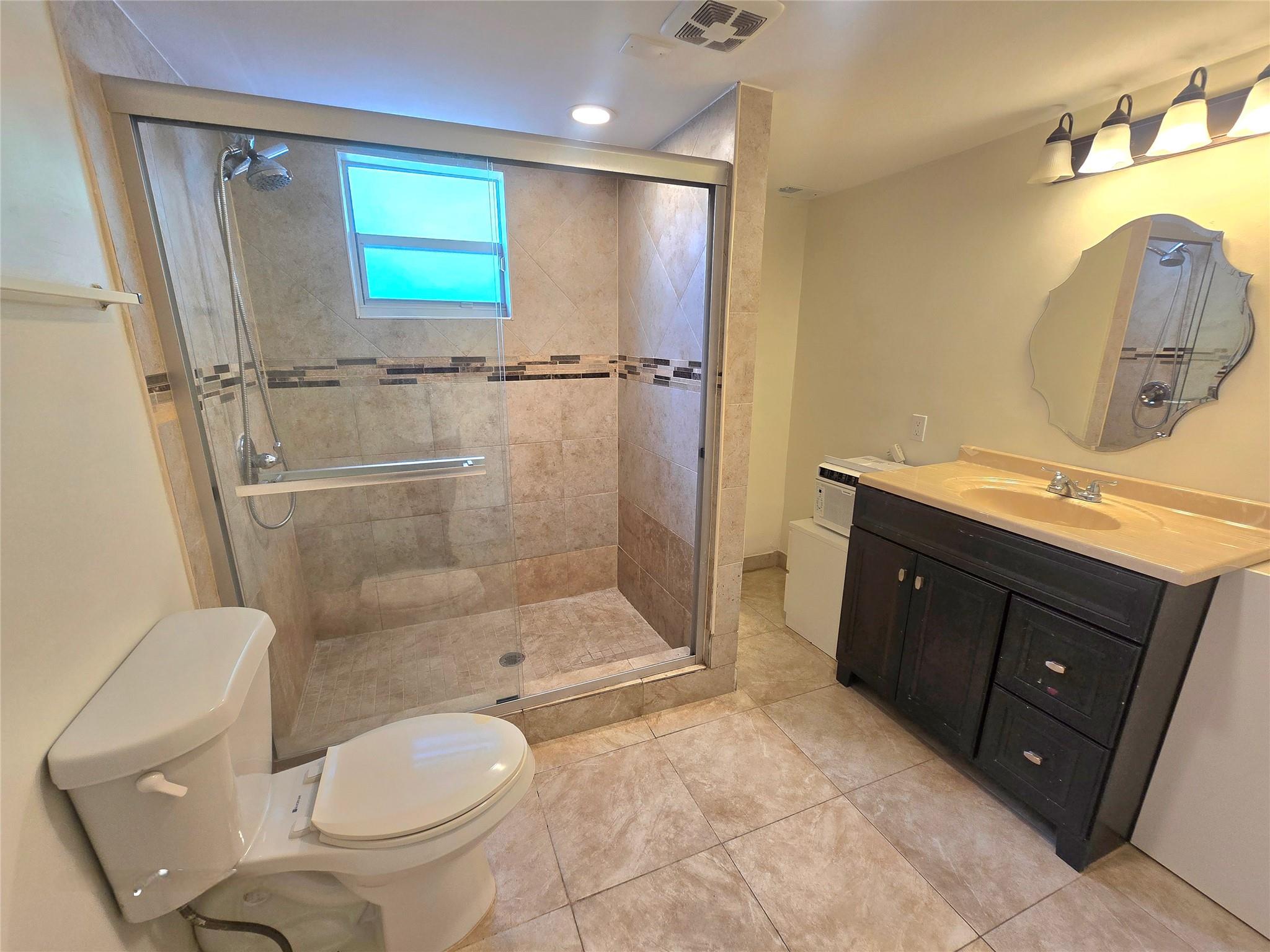 Hollywood Terrace 3-12 B - Residential Lease