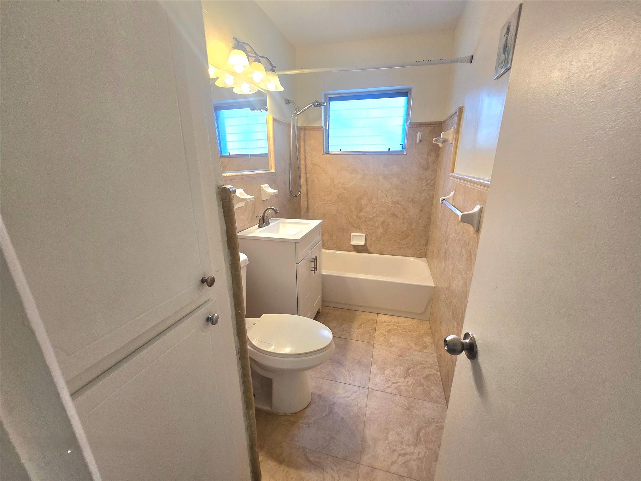 Hollywood Terrace 3-12 B - Residential Lease