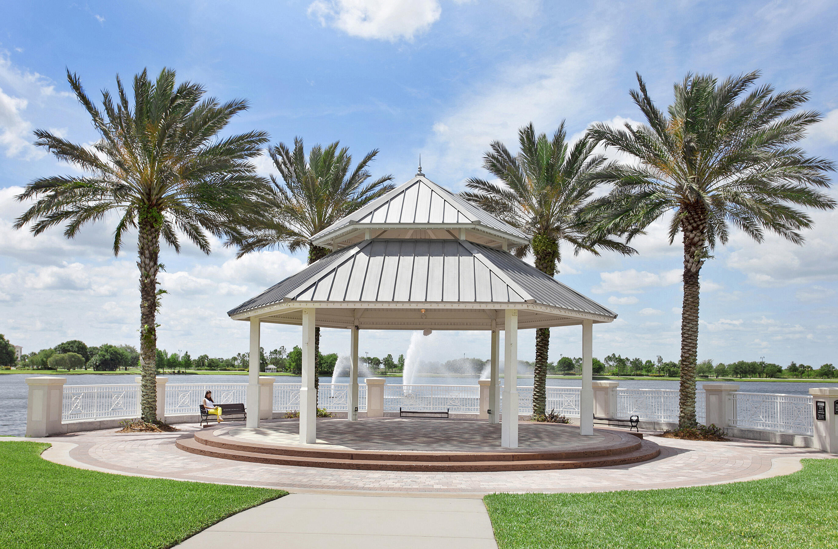 TRADITION PLAT NO 4 - Residential Lease