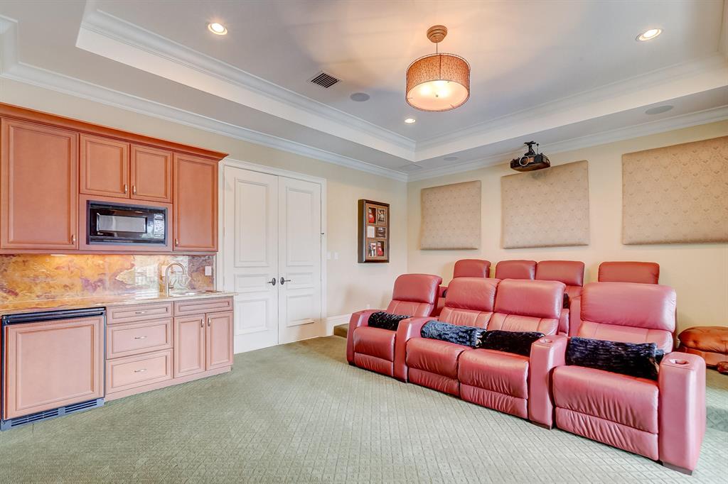 LIGHTHOUSE POINT - Residential