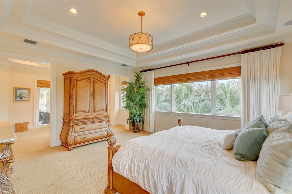 LIGHTHOUSE POINT - Residential