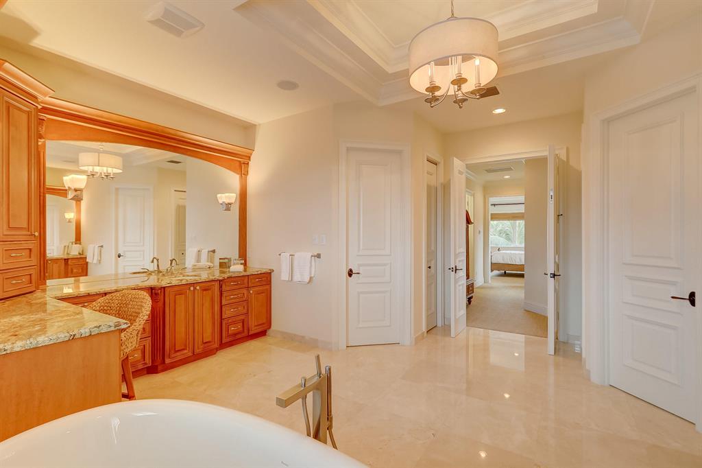 LIGHTHOUSE POINT - Residential