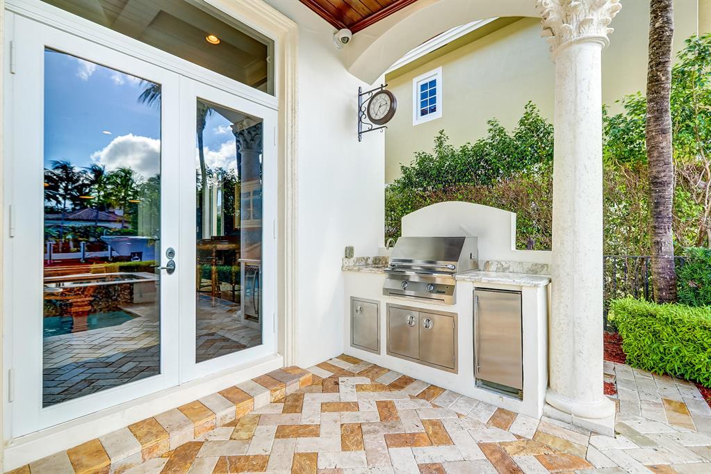 LIGHTHOUSE POINT - Residential