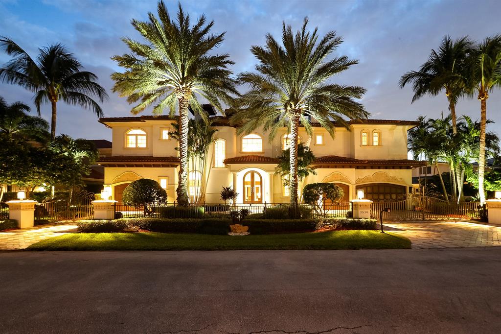 LIGHTHOUSE POINT - Residential