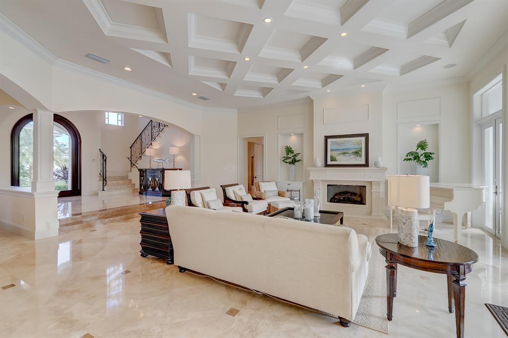 LIGHTHOUSE POINT - Residential