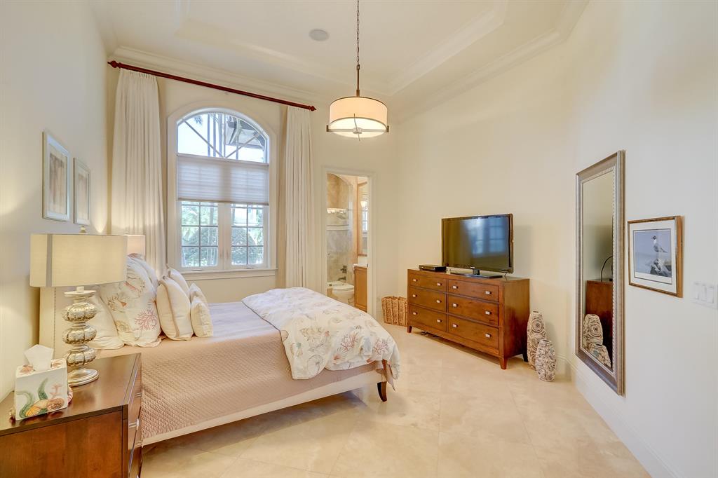 LIGHTHOUSE POINT - Residential