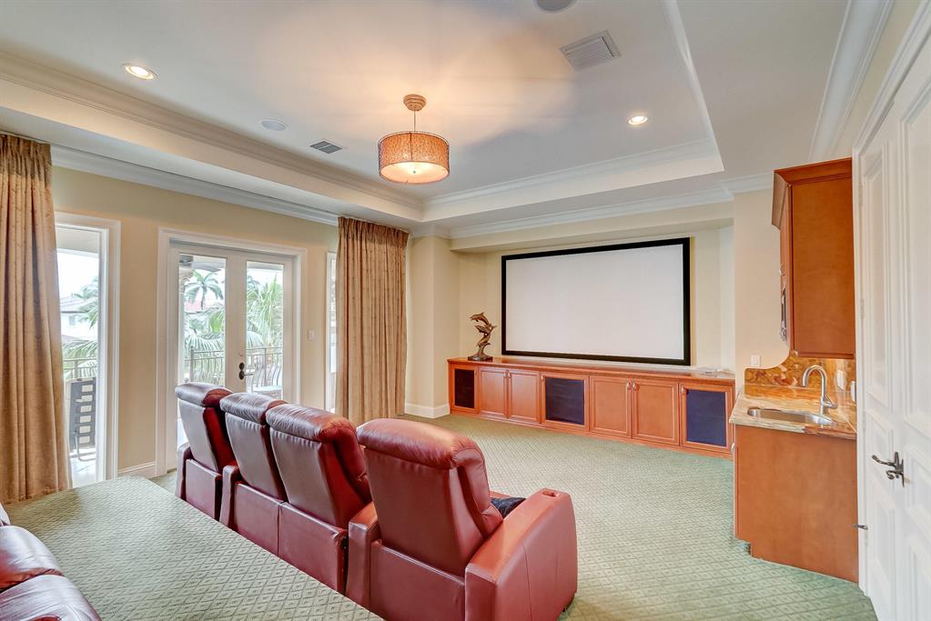 LIGHTHOUSE POINT - Residential