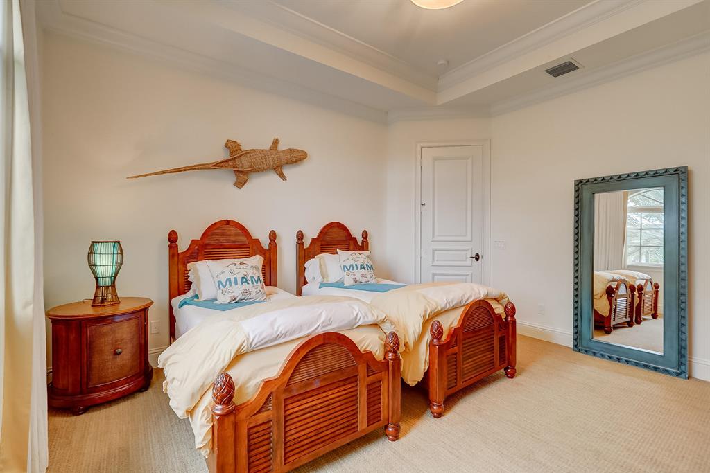 LIGHTHOUSE POINT - Residential