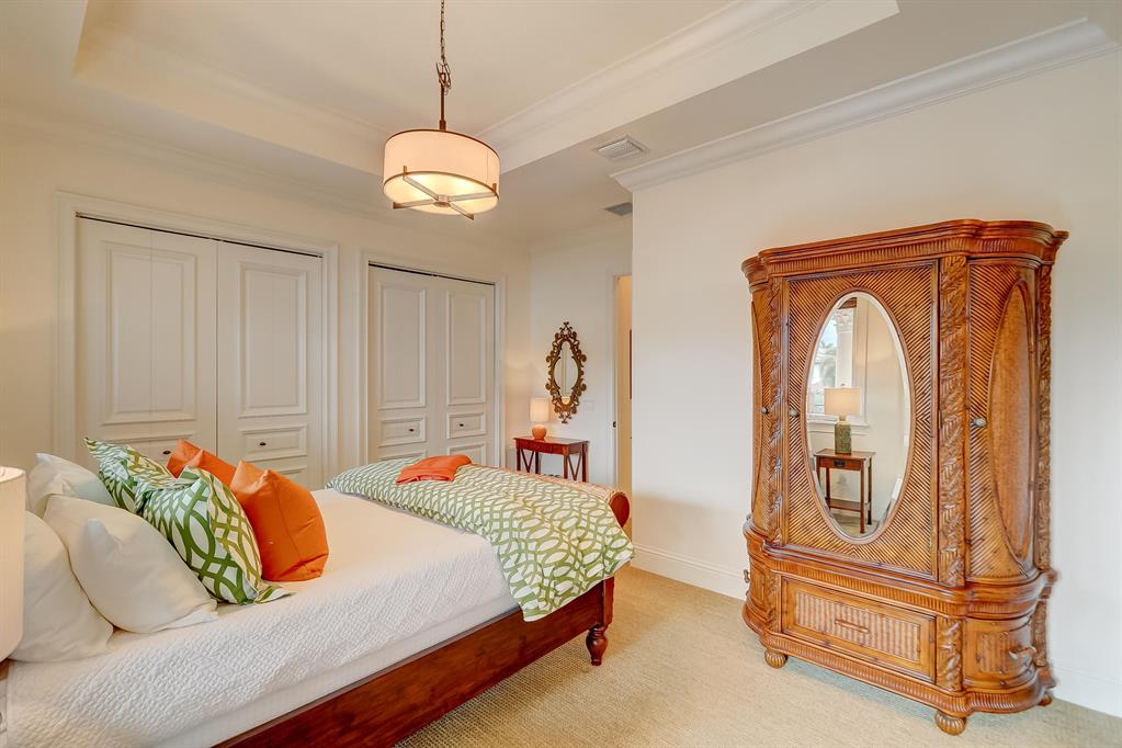 LIGHTHOUSE POINT - Residential