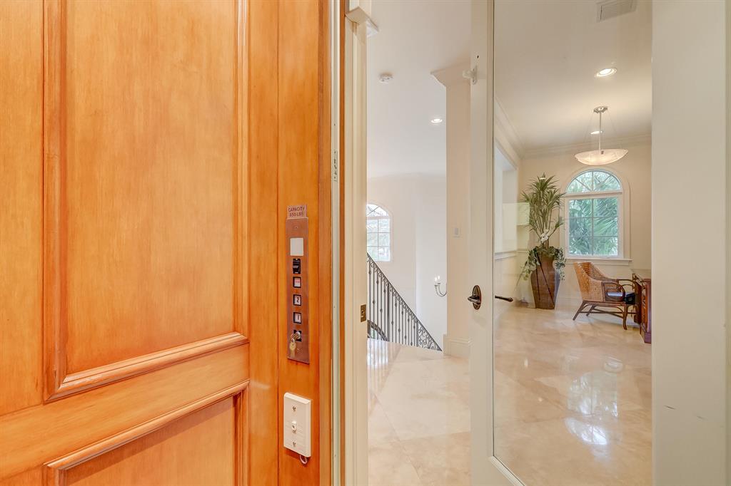 LIGHTHOUSE POINT - Residential