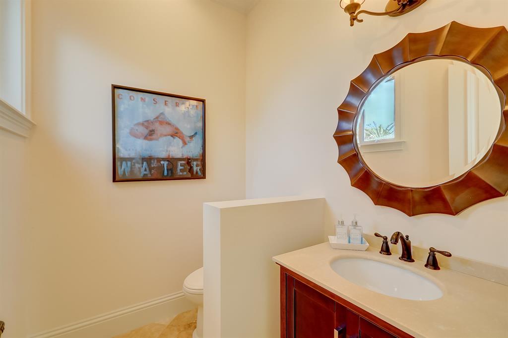 LIGHTHOUSE POINT - Residential