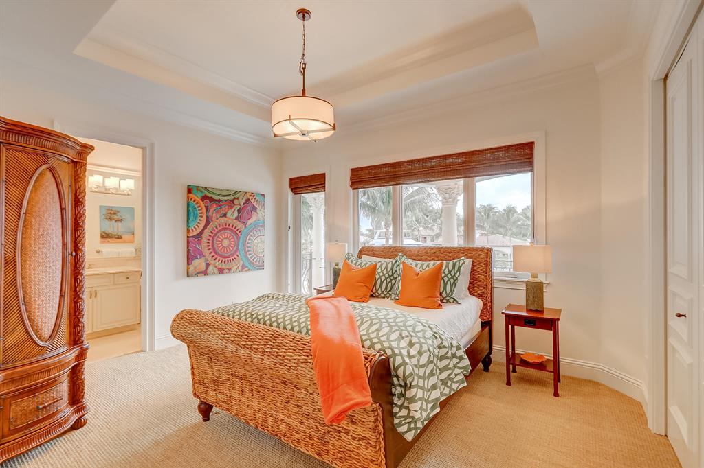 LIGHTHOUSE POINT - Residential