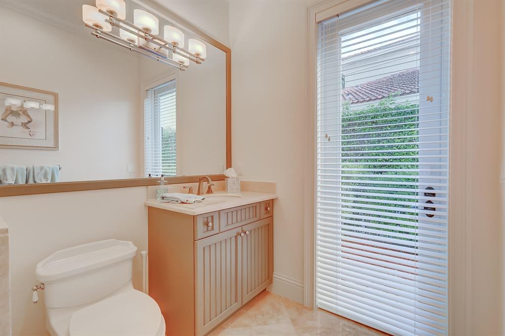 LIGHTHOUSE POINT - Residential