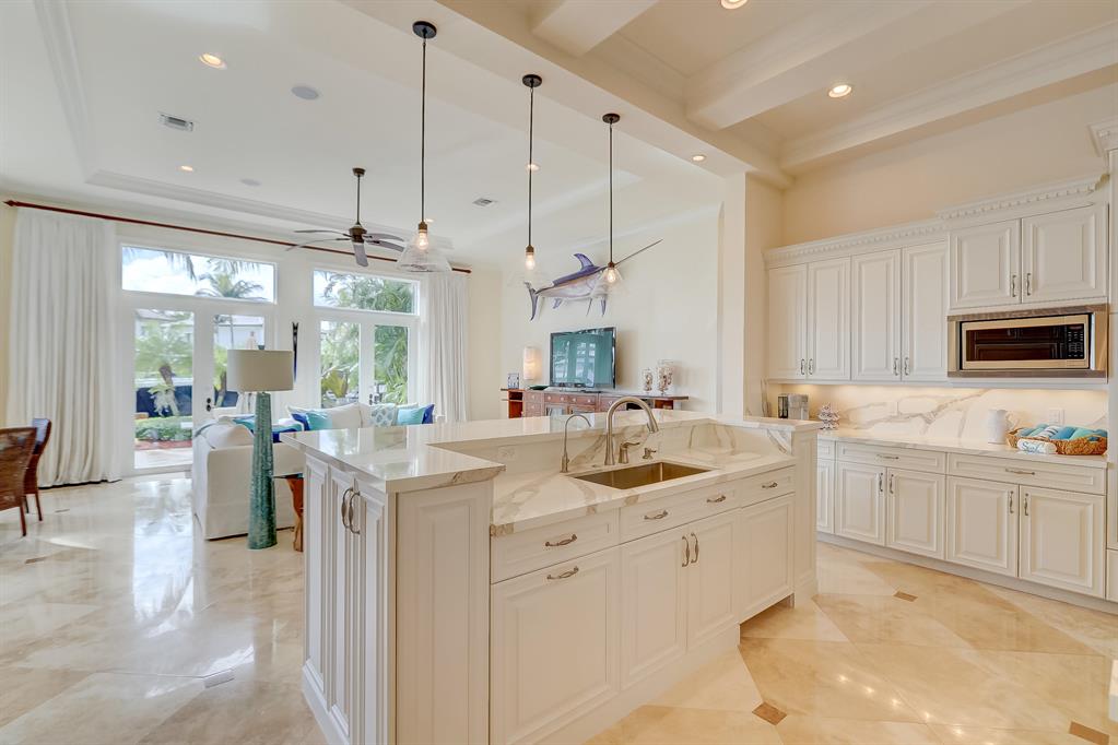 LIGHTHOUSE POINT - Residential