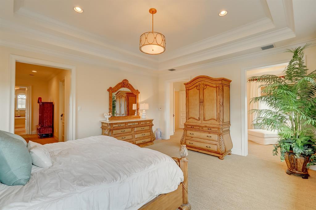 LIGHTHOUSE POINT - Residential