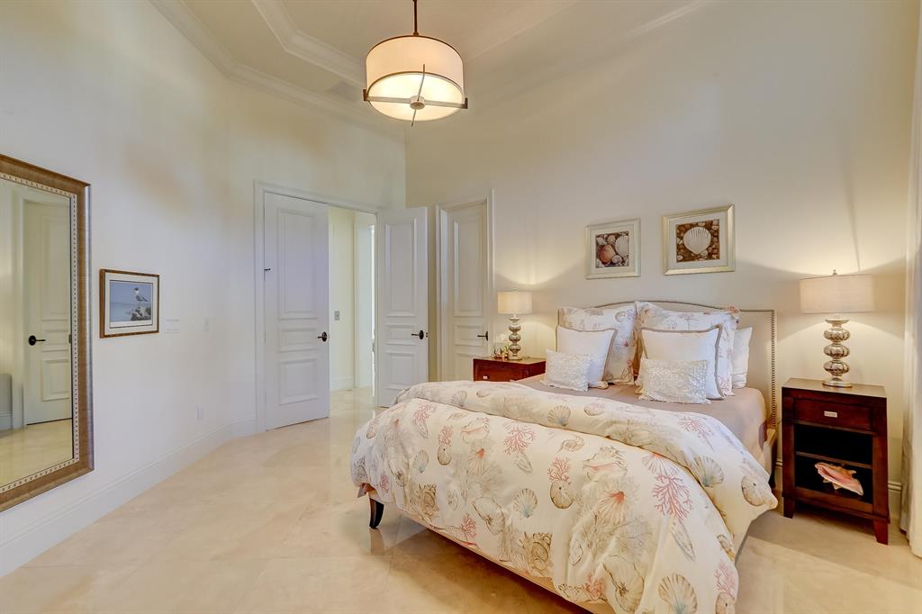 LIGHTHOUSE POINT - Residential