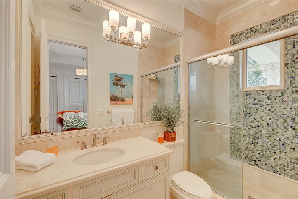 LIGHTHOUSE POINT - Residential