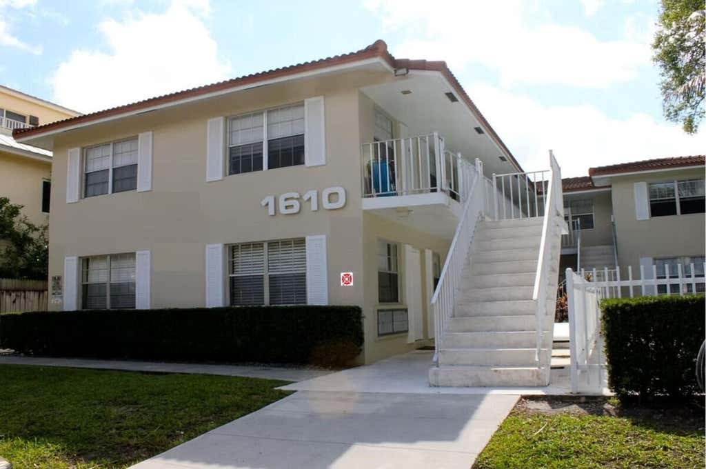 Photo of 610 NE 1st Avenue #19, Fort Lauderdale, FL 33304 (MLS # B26063355)