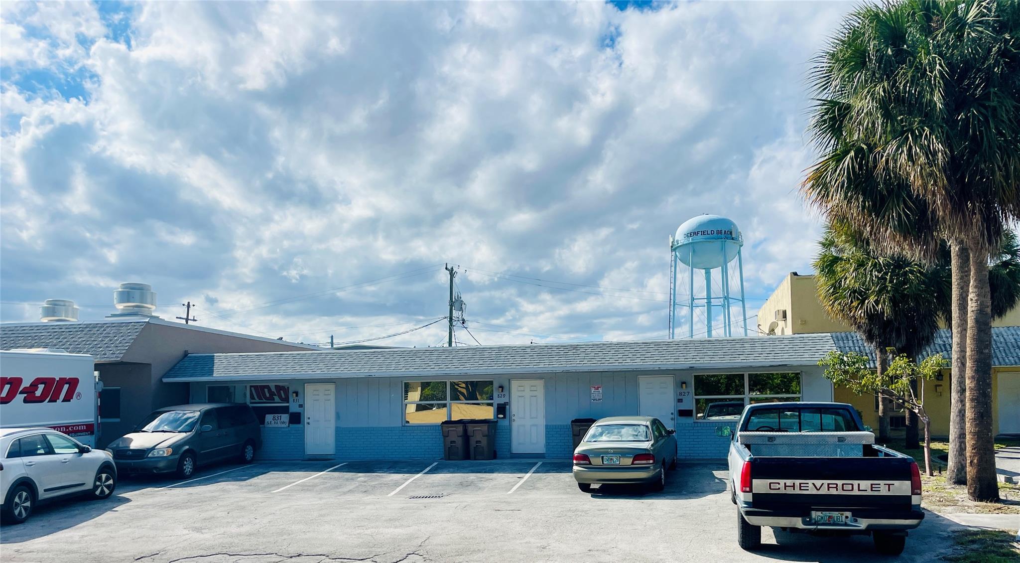 Rare small bay warehouse for lease. Approximately 1,226 sq. ft. available for lease. This well located warehouse building centrally located in Deerfield Beach. This newly remodeled space include, customer waiting area 1 grade level door, 12’ ceiling heights. Desirable B3 zoning would permit storage, trade shops, metal work, woodworking, plumbing, roofing, electrical and associated building trades, contractors office, light manufacturing, and warehouse/ distribution.