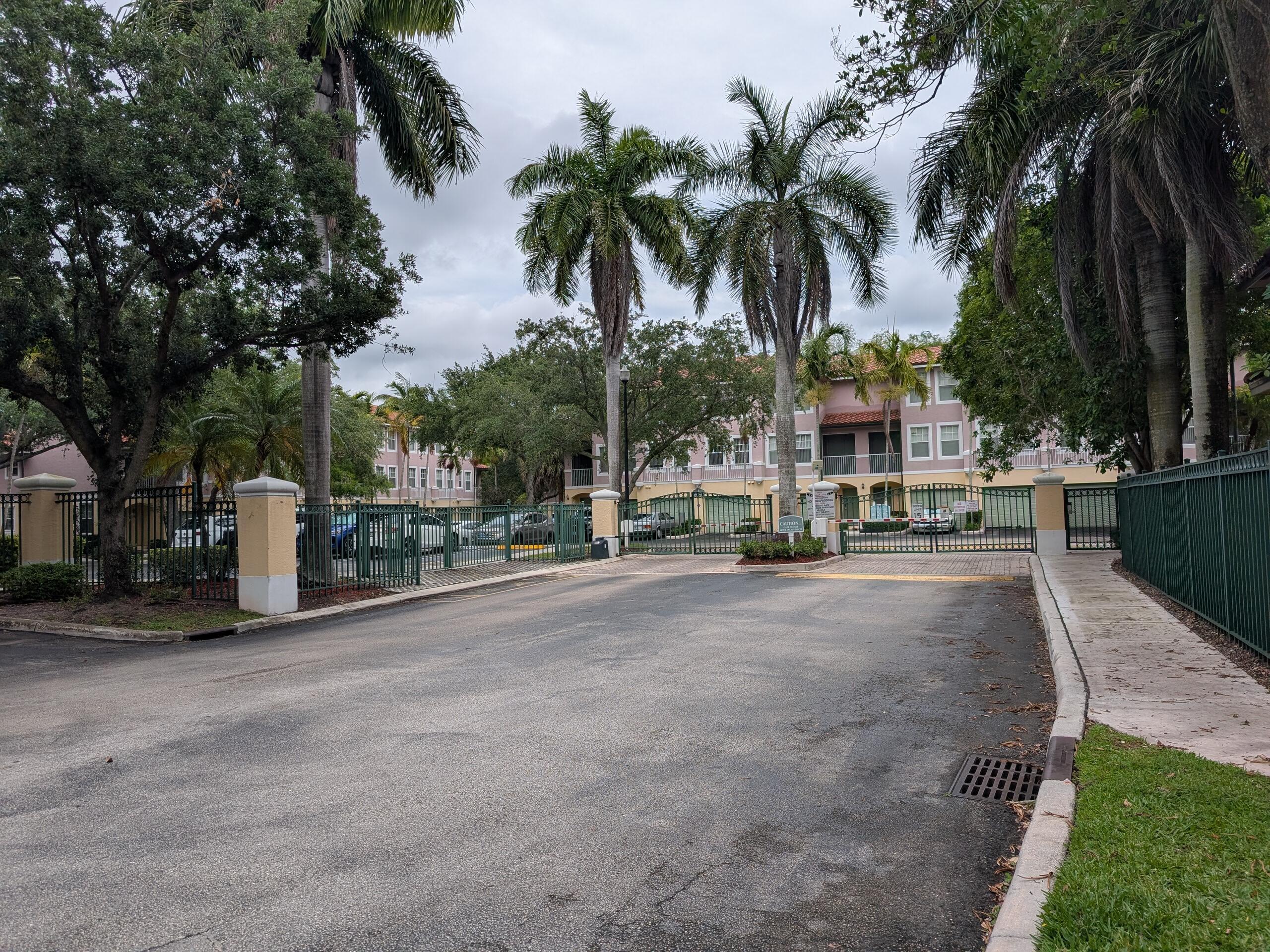 CYPRESS POINTE AT CORAL SPRINGS - Residential Lease