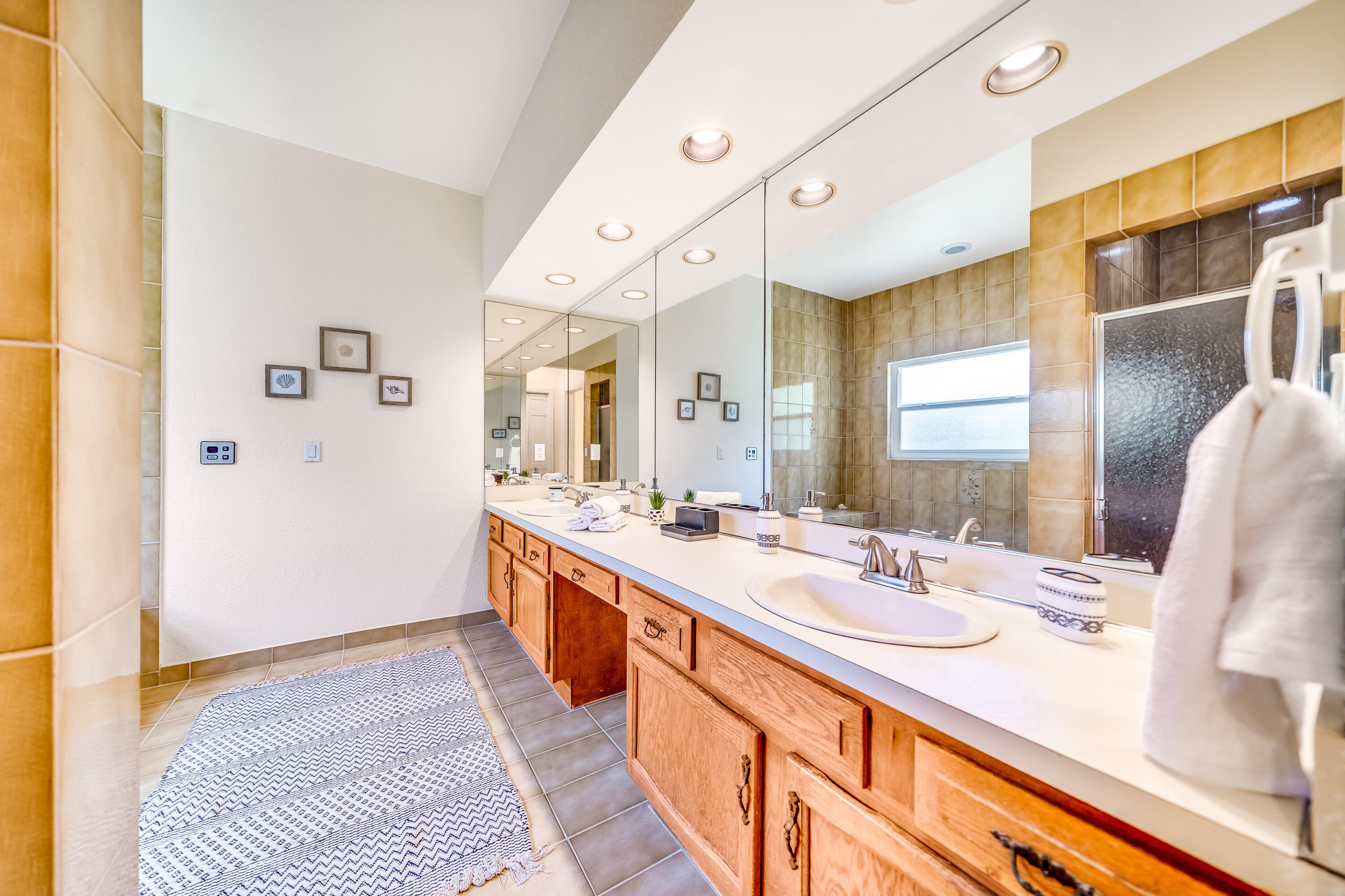 GREENVIEW SHORES 2 OF WELLINGTON - Residential Lease