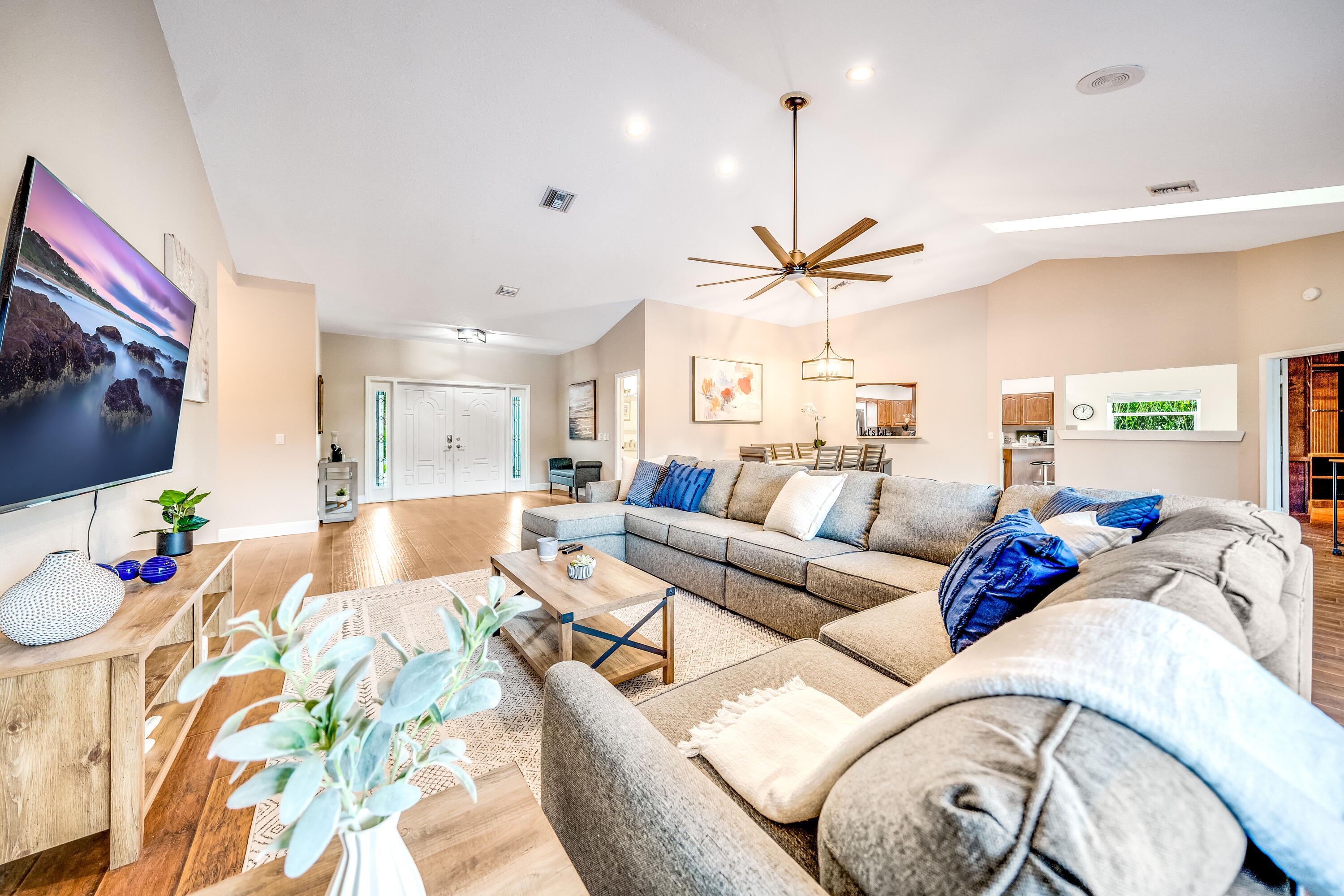 GREENVIEW SHORES 2 OF WELLINGTON - Residential Lease