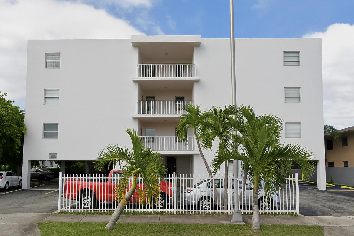 BELLAMAR PARK - Residential Lease