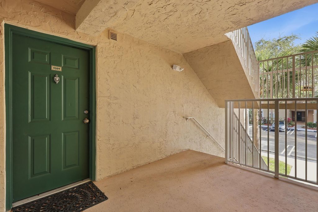 Photo of 284 Village Boulevard #9209, Tequesta, FL 33469 (MLS # R11165068)