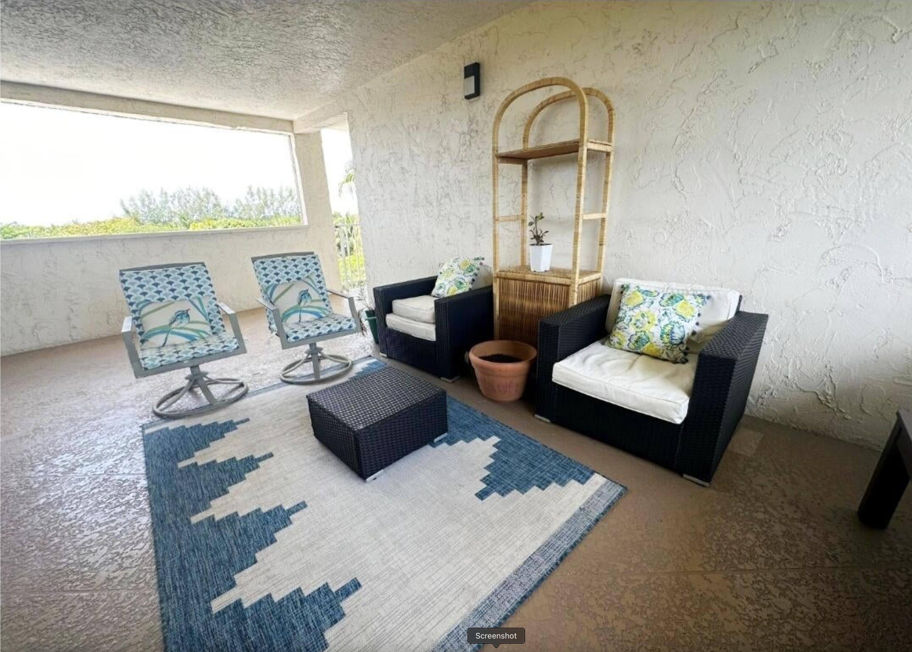 VILLAGE ROYALE GREENDALE CONDO - Residential
