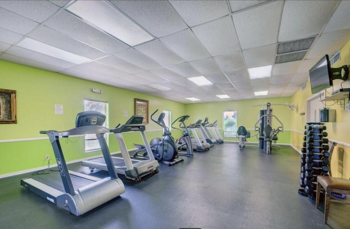 VILLAGE ROYALE GREENDALE CONDO - Residential