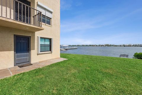 LOW HOA FEE CONDOS FOR SALE IN LANTANA FLORIDA 896 N Federal Highway 124 Lantana FL 33462