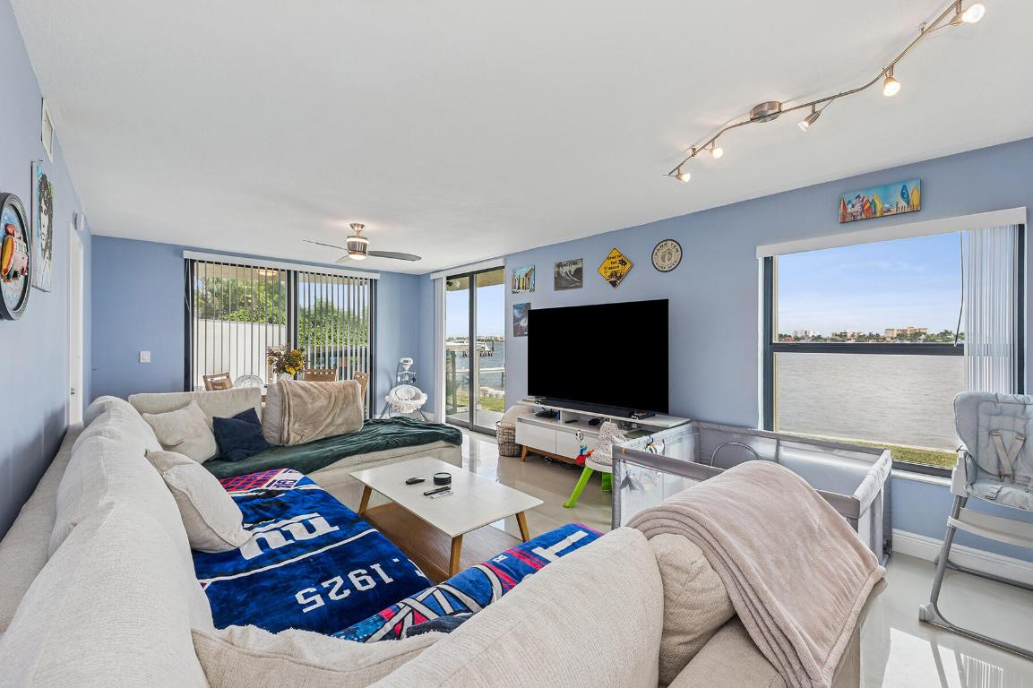 HIDDEN HARBOUR OF THE PALM BEACHES CONDO - Residential