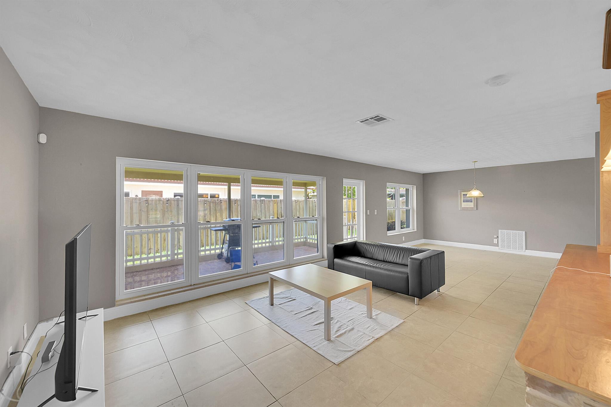 Pompano Beach, Florida 33062, United States, 2 Bedrooms Bedrooms, ,2 BathroomsBathrooms,Residential,Active,209602