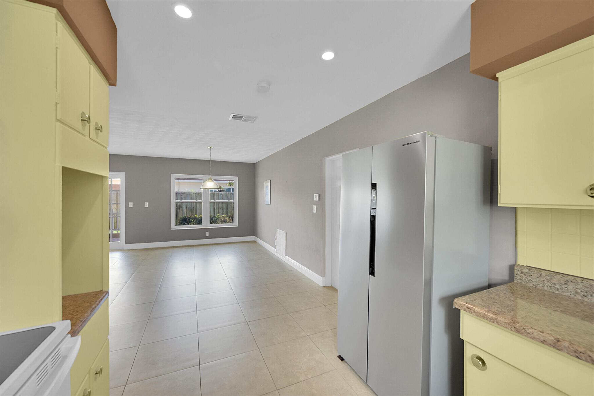 Pompano Beach, Florida 33062, United States, 2 Bedrooms Bedrooms, ,2 BathroomsBathrooms,Residential,Active,209602