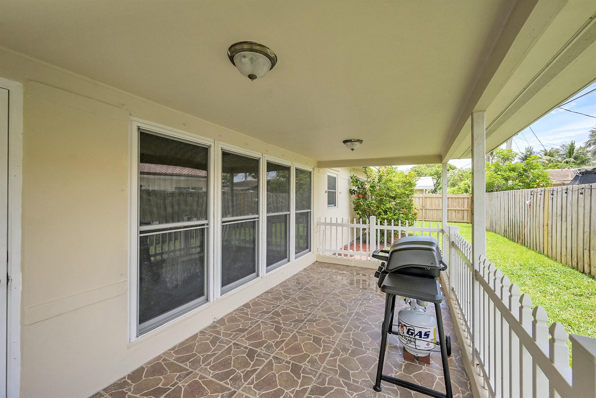 Pompano Beach, Florida 33062, United States, 2 Bedrooms Bedrooms, ,2 BathroomsBathrooms,Residential,Active,209602