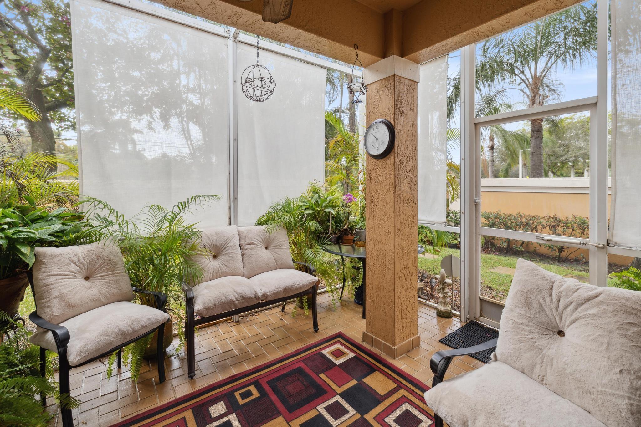 SUNSET PLAZA - Residential