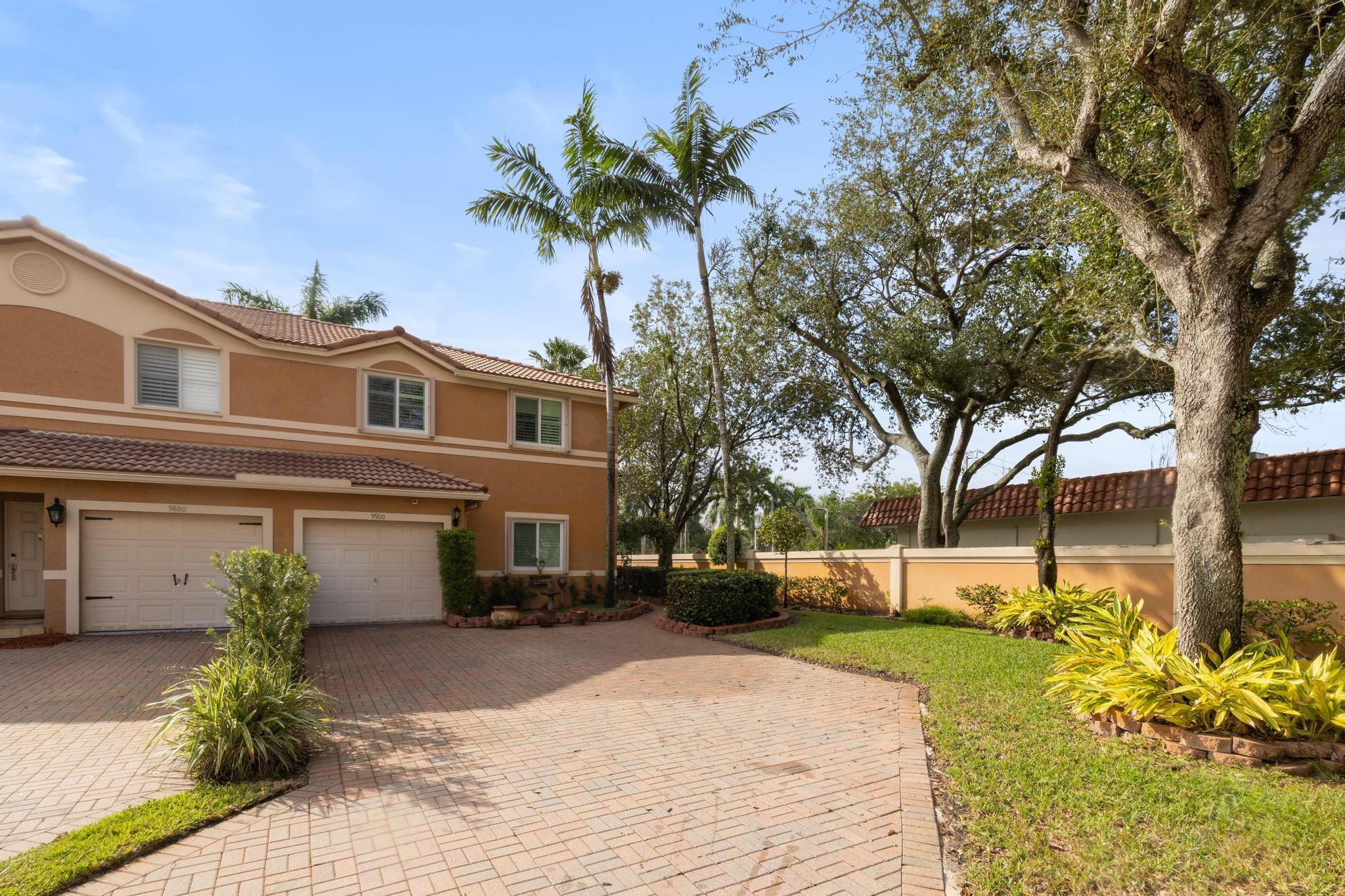 SUNSET PLAZA - Residential