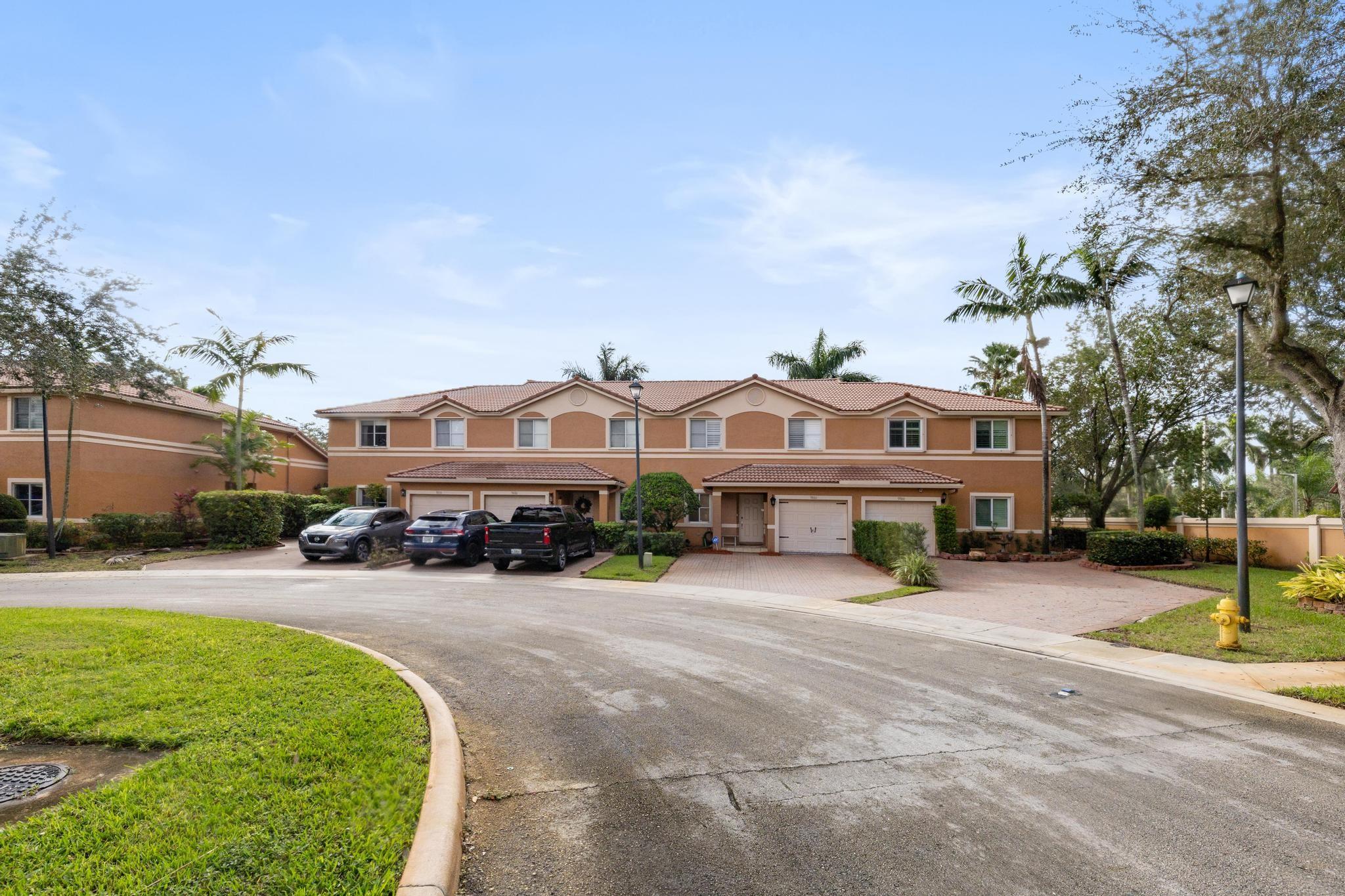 SUNSET PLAZA - Residential