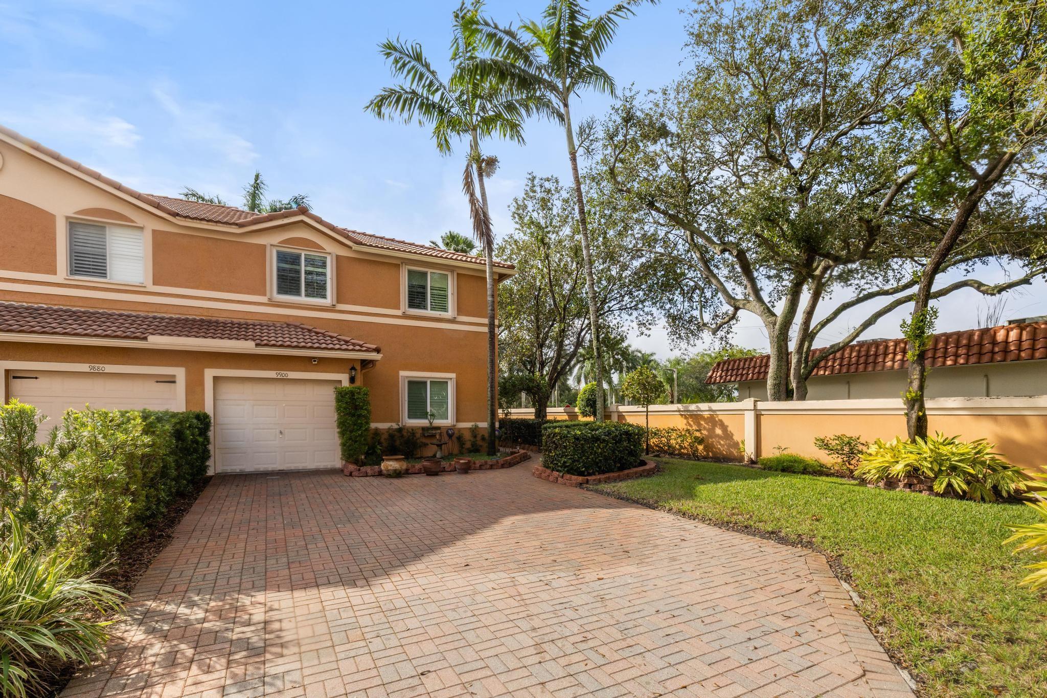 SUNSET PLAZA - Residential