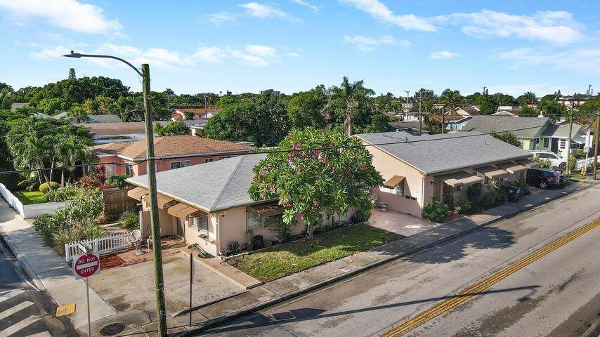 Photo of 929 N K Street, Lake Worth Beach, FL 33460 (MLS # R10753200)
