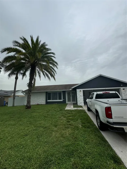 112 Parkwood Dr, Royal Palm Beach, FL MLS: F10499031